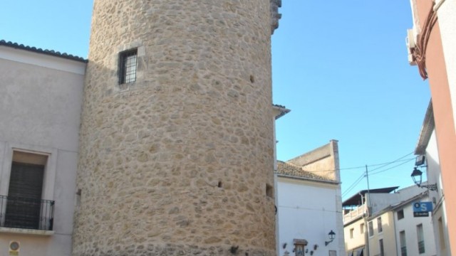 Ruta Alcoleja, Pen&agrave;guila i Benasau