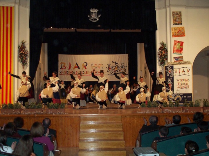 Galeria d'imatges de la Trobada d'Escoles de Biar 2002