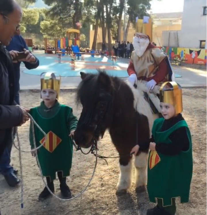 V&iacute;deos escolars LES FESTES DELS POBLES. Treball col&middot;lectiu de la Trobada 2018