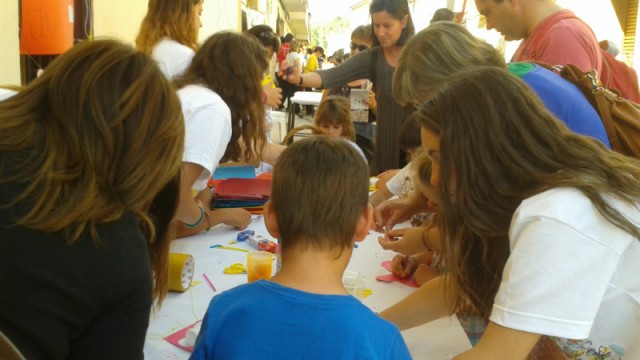 Galeria d'imatges de la Trobada d'Escoles Valencianes de Balones 2013